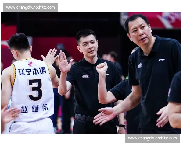 辽篮战术细节大揭秘!教练组训练场上的精密部署